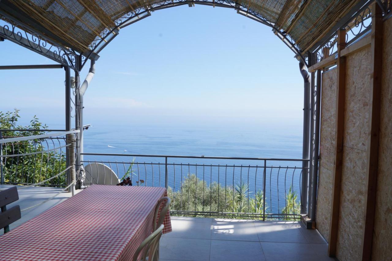 Total Sea View Grimaldi Apartment Ventimiglia Ngoại thất bức ảnh