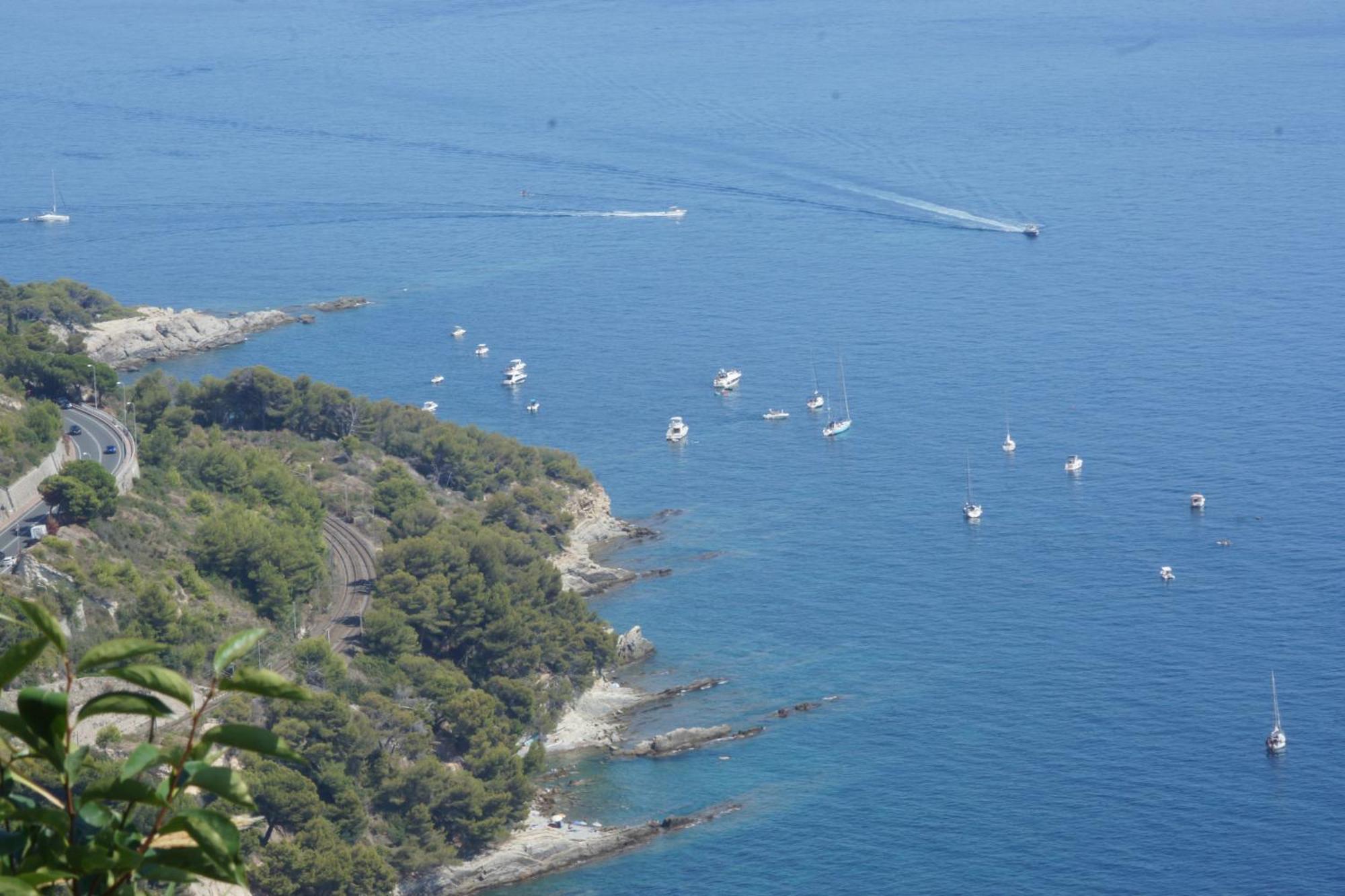 Total Sea View Grimaldi Apartment Ventimiglia Ngoại thất bức ảnh