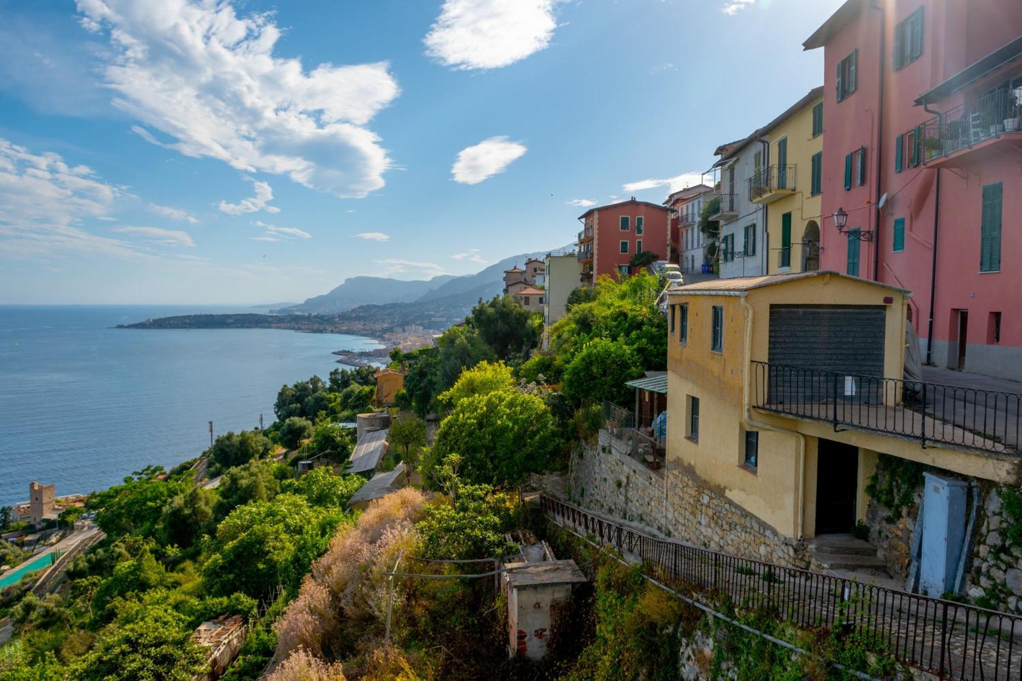 Total Sea View Grimaldi Apartment Ventimiglia Ngoại thất bức ảnh