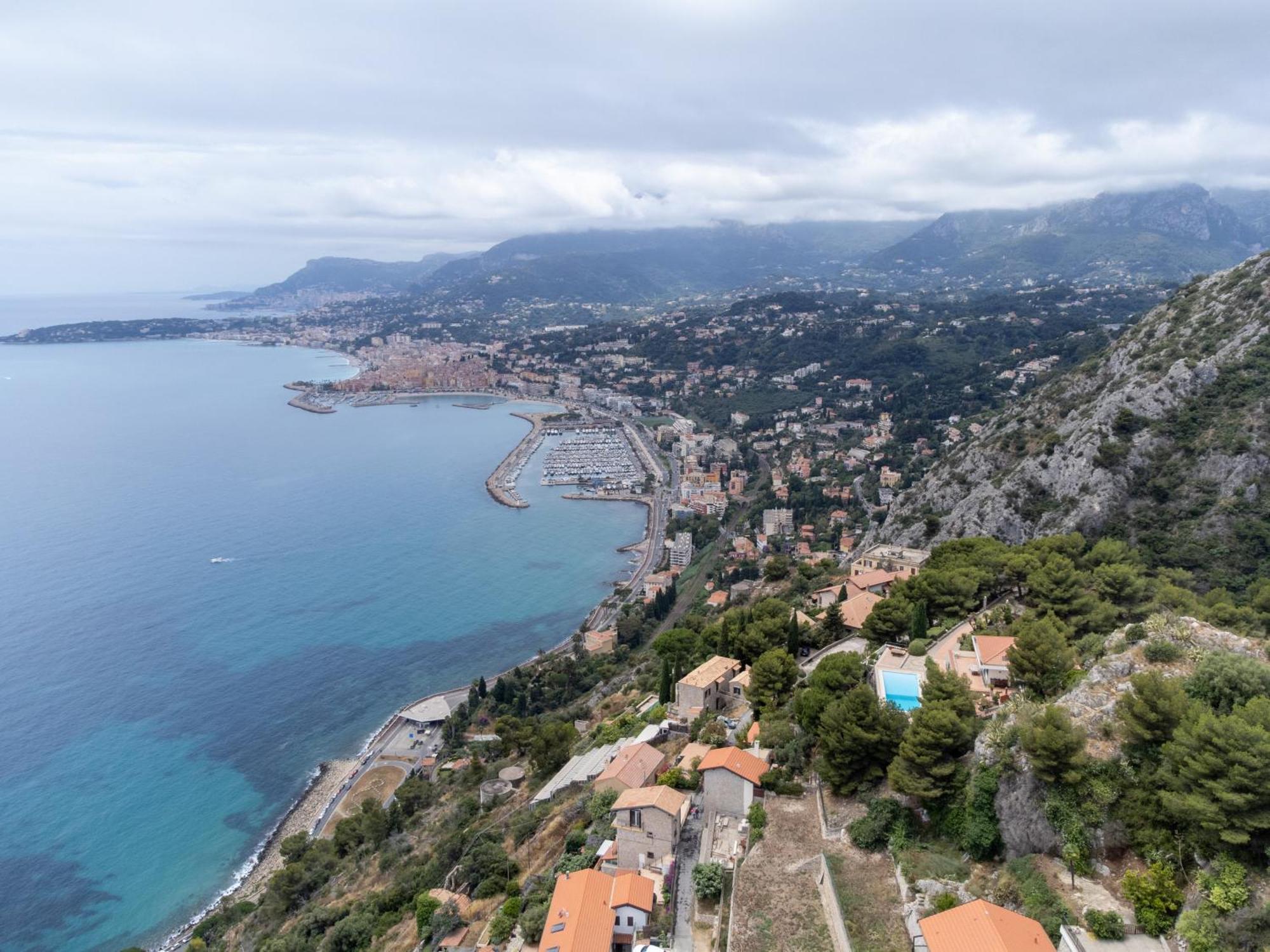 Total Sea View Grimaldi Apartment Ventimiglia Ngoại thất bức ảnh