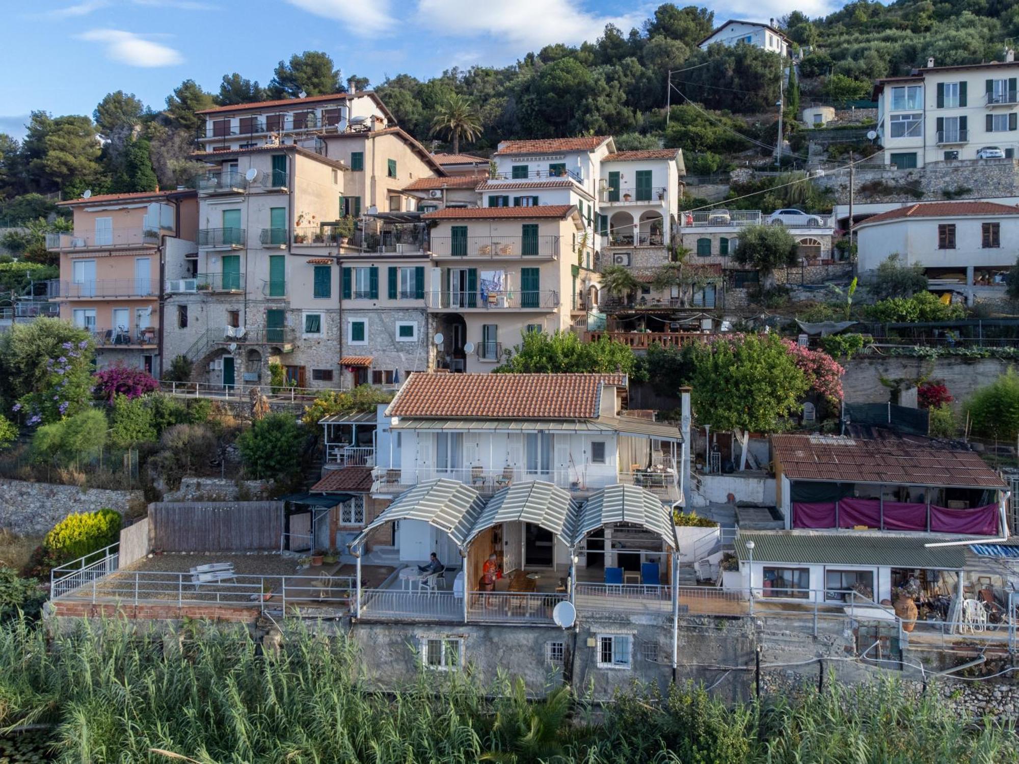 Total Sea View Grimaldi Apartment Ventimiglia Ngoại thất bức ảnh